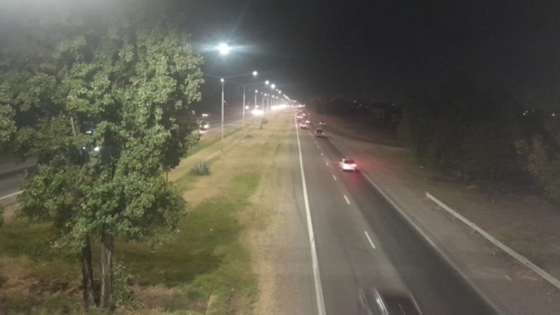 Se hizo la luz: quedó iluminado el primer tramo del Acceso Sur recuperado por Vialidad